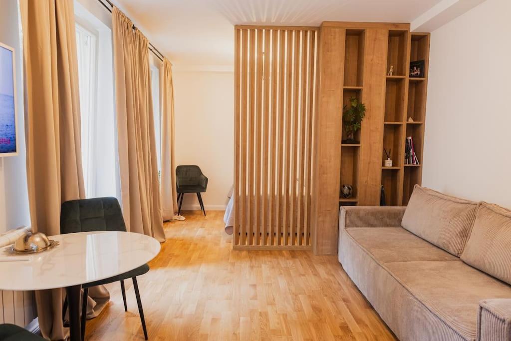 Stylish Studio In The Center Apartment Prague Exterior photo